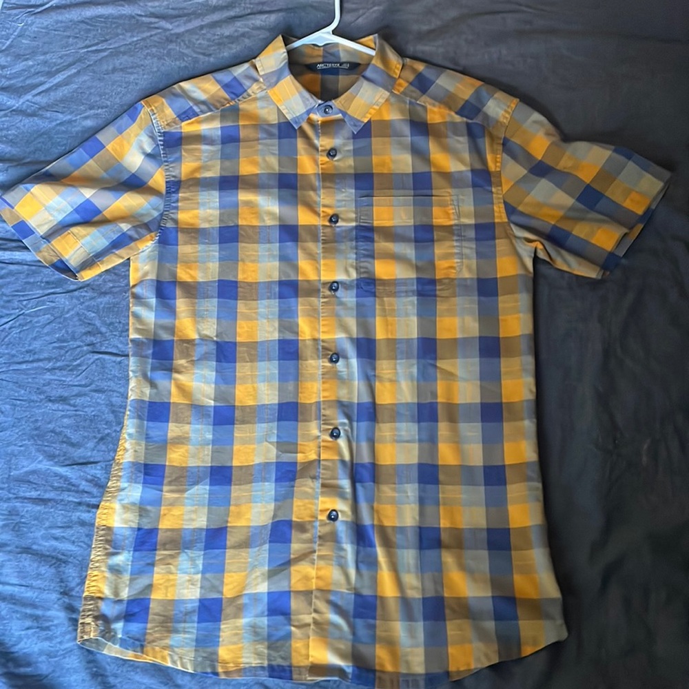 ARC'TERYX- Mens Large Short Sleeve Button Down Plaid Casual Hiking Shirt